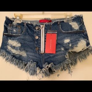 STAGECOACH 🤠 READY! NWT Super cute denim cutoffs!
